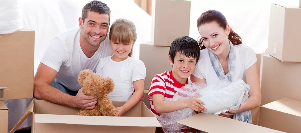 Tips to Move Smartly with a Residential Moving Service